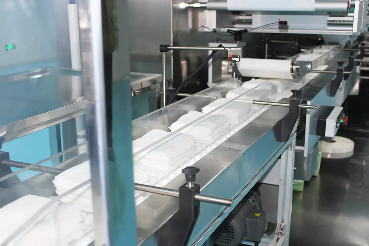 Vollautomatische Produktionslinie 11 nasse Wischtücher 11